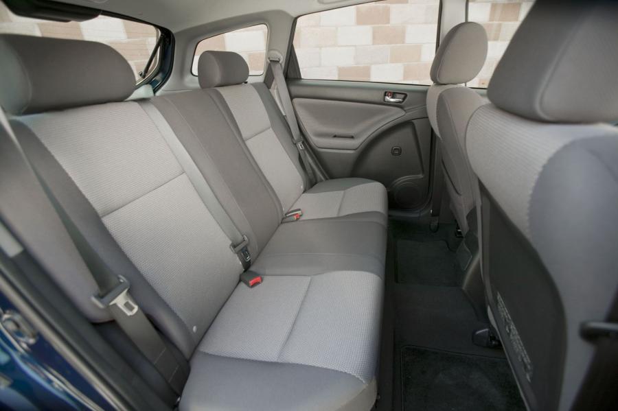  Toyota Matrix 2003 года  (фото 32 из 102)